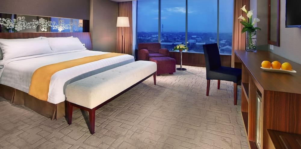 Aston Madiun Hotel & Conference Center Exterior photo