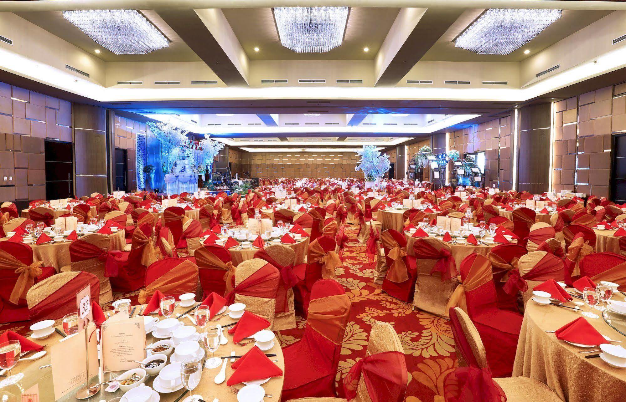Aston Madiun Hotel & Conference Center Exterior photo