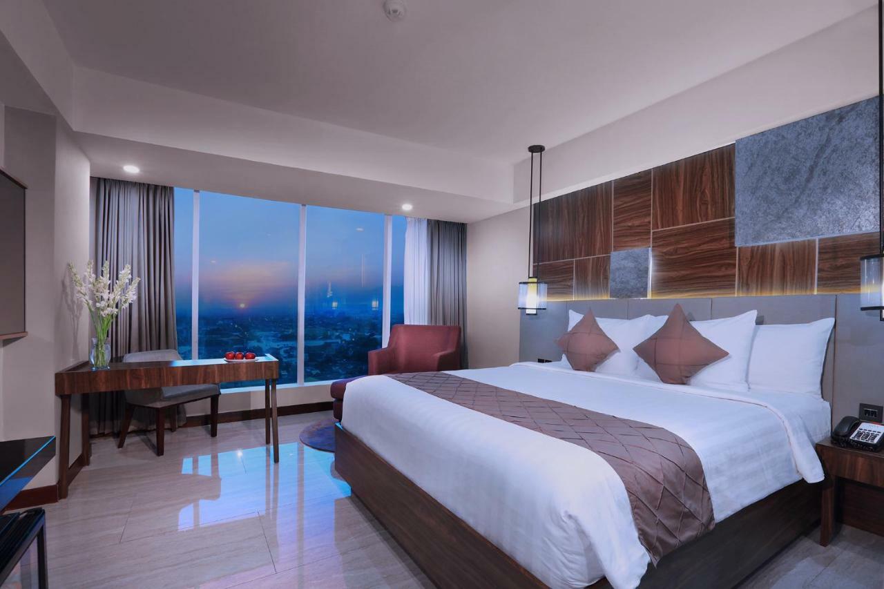 Aston Madiun Hotel & Conference Center Exterior photo